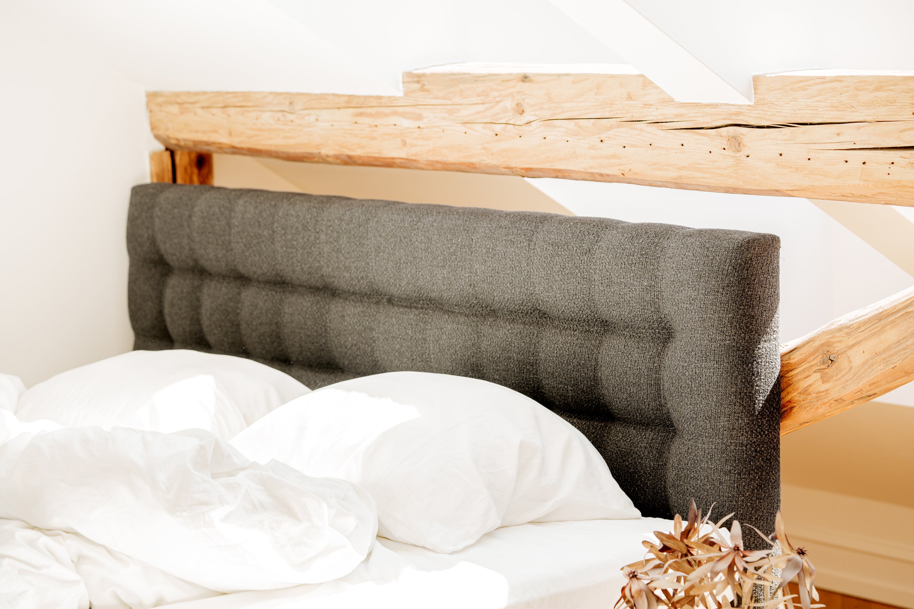 SÖVNN Comfort Kontinentalseng - 80x200 - Sort