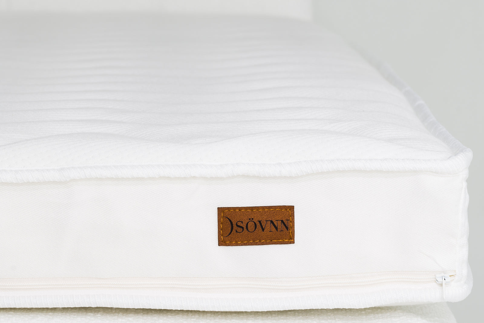 SÖVNN Deluxe To I En Topmadras - 180x200